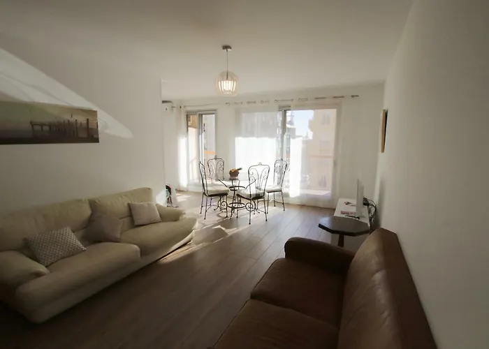 Le Renoir Апартаменты